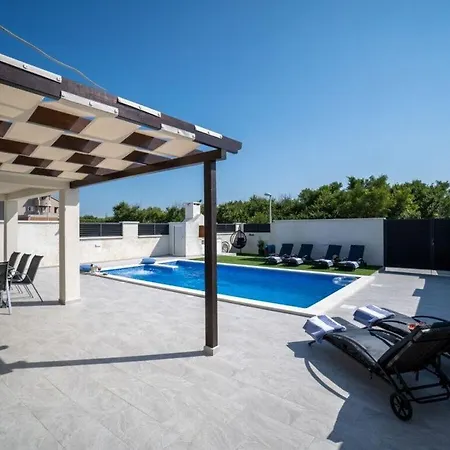 Modern Sabun 2 With Pool And Jacuzzi * Privlaka (Zadar)